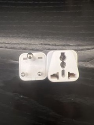 萬用旅行插頭轉換器