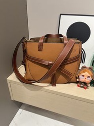 Loewe gate top handle 100%Authentic,95%new💎尖沙咀中港城門市💎