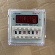 DH48S-S OMRON Timer with base