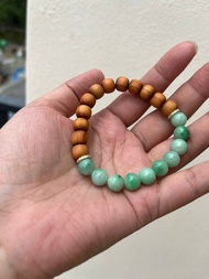 Angel's tears翠色-天然緬甸玉 果綠翡翠珠設計老山檀木珠手串