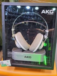 AKG K701