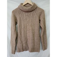 Preloved- Knitwear -.