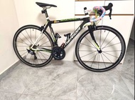 Merida 碳纖維公路車 | SHIMANO 105 R7000 & ULTEGRA R8000 22速變速套件 | WH-RS330 鋁拎 | Selle Italia 鈦軌坐墊 | 7.9kg 