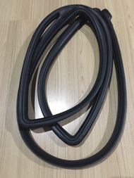 Doctor Car ยางขอบกระจกบังลมหลัง TOYOTA MIGHTY-X โตโยต้า ไมตี้-เอ็กซ์ ปี 1987-1999