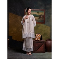 Ghaania Klasik Jati in Pearl White