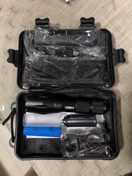 Senter LED CAHAYA KUNING TACTICAL CREE XML-T6 8000 LUMENS PN2 - STORYSTORE9