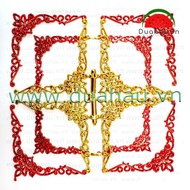 Plastic corners decorate picture frames and picture frames