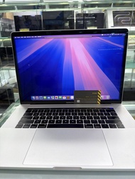 MacBook Pro 15” 2018 ( i7 / 16GB / 512GB / 560X )