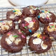 SoEnakz ~ Chocolate Smores Cookies [Halal]