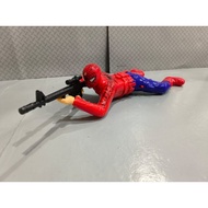 askar merangkak mainan