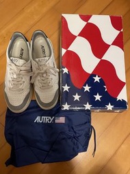LIKE NEW Autry MEDALIST size 40 sneakers 波鞋 (GOAT/SUEDE GREY/BLACK0