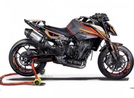 สติกเกอร์ตกแต่งบ้านพิเศษ KTM Duke 790/890 ติดกาวป้องกันน้ำหนา ทนทานต่อการสึกหรอ อุปกรณ์ตกแต่งรถจักรย