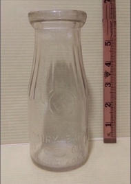 懷舊 牛奶公司 dairy farm 第一代玻璃樽  牛奶樽 罕有品 （0）