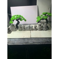 Deco mini statue, random fish tank release