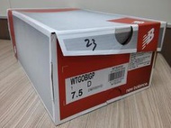 1318] New Balance #7.5鞋盒{有輕微壓痕 便宜賣}包裝盒/球鞋紙盒(只有盒子，沒有物品)