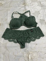 (Size: 34 B) 現貨原裝-Victoria's Secret - PINK embroidery Lace / sexy Olive green front closure bra set with match lace mesh panties 深綠色內衣套裝