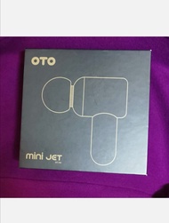 出售:OTO Mini Jet 無線按摩槍 MT-700, 迷你靜音.筋膜槍.按摩器(無線輕巧按摩槍為全身深層放鬆 3個速度 4個可更換按摩配件適用於身體不同部位)..Osim