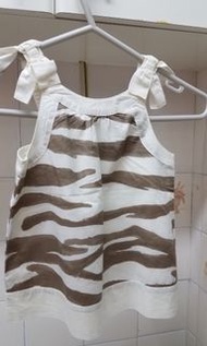 白色 女孩 吊帶 虎紋裙 (尺寸 12x14吋)