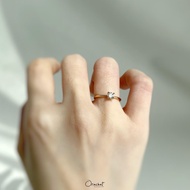 Charlotte 100 H&A ring. (แหวนหัวเพชรชู ขนาด 25 ตัง)