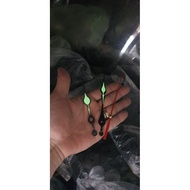 Luminous wall clock needle code K8095 95 mm long, suitable for 25 to 30 cm clocks, automatically glo