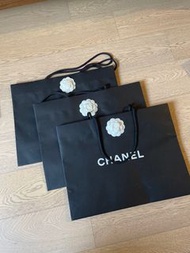 Chanel 名牌紙袋(大） 17x13”