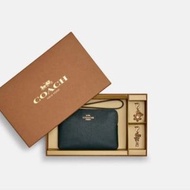 😍代購一 Coach Boxed Corner Zip Wristlet Coach銀包