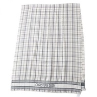 成色極佳，正品義大利製造 DIOR Homme 男士羊絨真絲披肩/圍巾，白色和灰色，帶有格子圖案。