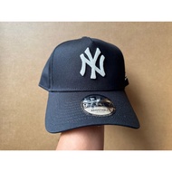 New Era 9Forty A-Frame New York Yankees Ivory Chainstitch Black Snapback Cap