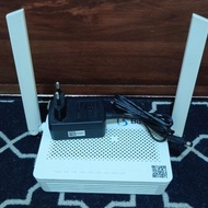 Huawei EchoLife EG8041V5 Wireless Router (ex Bznet) + Adapter