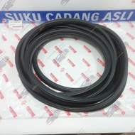 Rear Trunk Door Rubber Daihatsu Taft GT Rocky Hiline Feroza