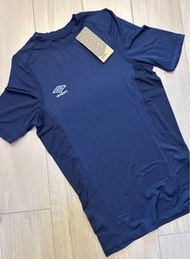 Umbro 立體裁剪高彈力速乾透氣運動上衣