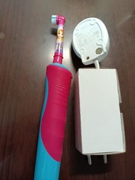 Oral-B 歐樂 B D100 2D 充電 電動牙刷 chargable brush 魔雪奇緣