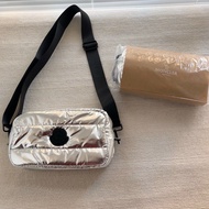 兩色 Vip gift 會員 Moncler 絎縫斜背包