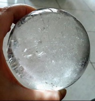 天然白水晶球，約1公斤直徑8.8公分