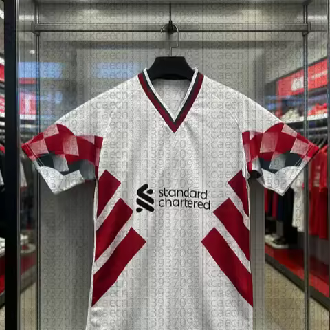 2026 Summer New Liverpool Retro Style White and Red Contrasting Jersey for Men and Women Fashion Tre