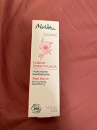 Melvita rose hip oil