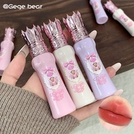 Lipstik Gege Bear yang comel dengan tekstur krim matte lembut seperti sutera, tidak mengeringkan bib