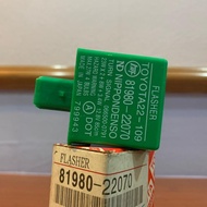 [RELAY 3 PIN] - (JAPAN) TOYOTA PICKUP 4 RUNNER LAND CRUISER TOYOTA TURN SIGNAL FLASHER RELAY (3 PIN)