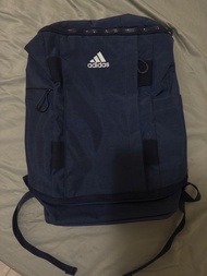 Adidas 大容量運動背包
