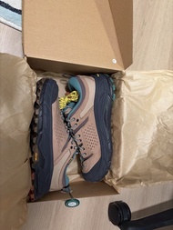 Hoka One One Tor Ultra Low Bodega