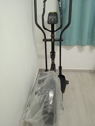 Decathlon 智能自動發電太空漫步機 EL540 Domyos