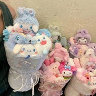 kuromi 畢業 情人節 花束 公仔 my melody 玉桂狗 肉桂狗 cinnamoroll 布丁狗 布甸狗 pc狗 pochacco 送禮 生日 禮物 週年 紀念 生日禮物 畢業花束