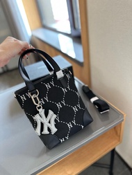 กระเป๋า MLB แท้ สะพายข้าง กระเป๋าถือ MONOGRAM