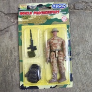 Action Figure 4' 1: 18 Army World Peace Keepers Series 2 Medic E