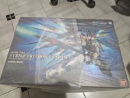 萬代 PG Strike Freedom Gundam 模型