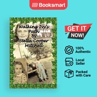 Walking Ivy's Path - Paperback - English - 9780595389209