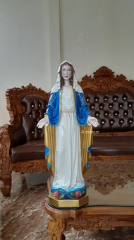 Patung Bunda Maria Tangan Terbuka