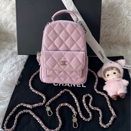【配件：包裝盒、防塵袋、說明書 💕】 Chanel 24A 小書包 背包 雙肩包 粉色 荔枝牛皮 手提 雙肩