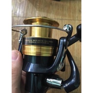 DAIWA 4000 2b fishing reel, extremely strong and smooth spinning, same as picture, cheap price iokjg