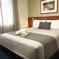 โรงแรม Ventura Inn & Suites Hamilton - Hamilton